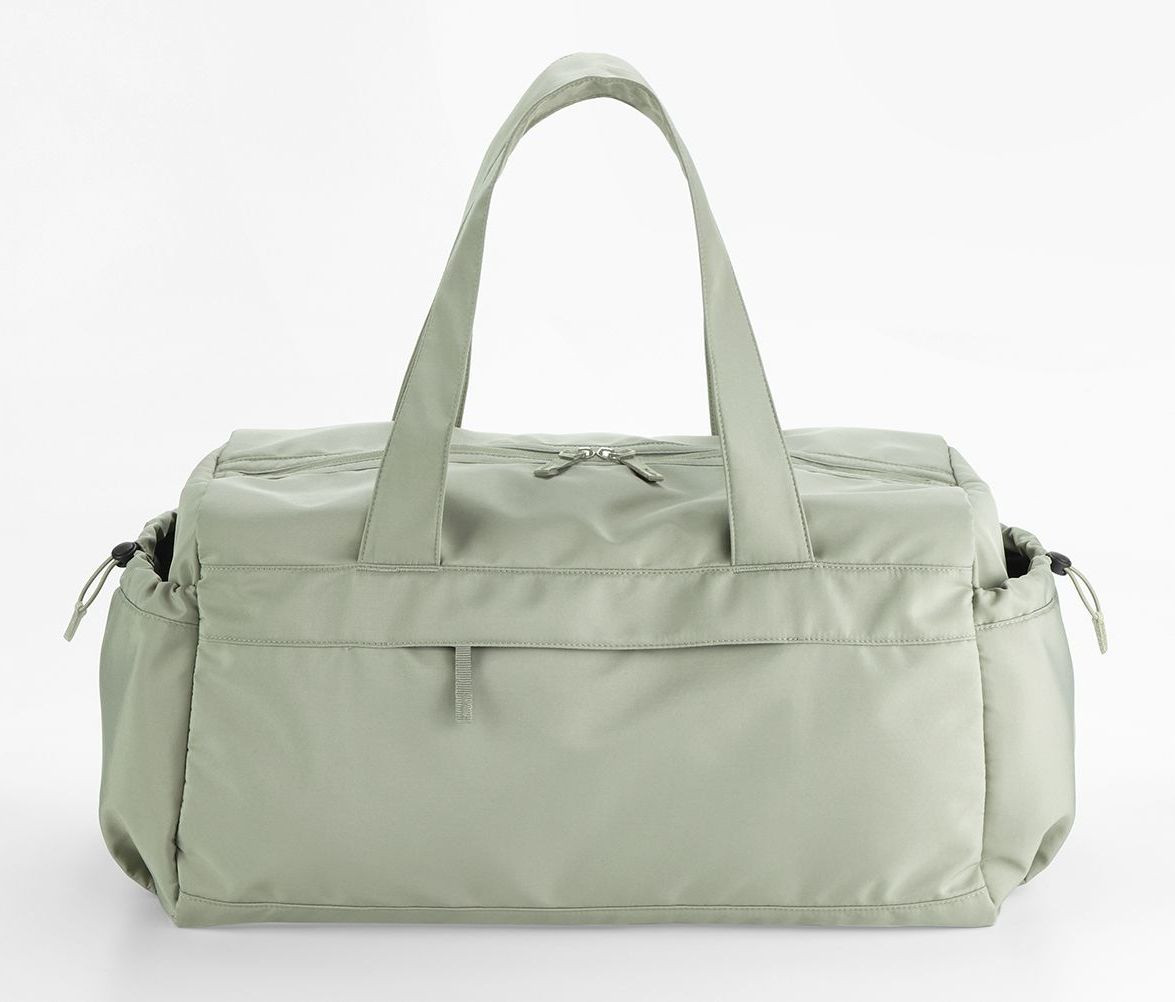 STUDIO HOLDALL